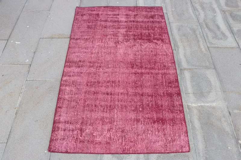 Lila Ikat-Teppich, 2,9 x 4,8 Fuß, elegantes Dekor