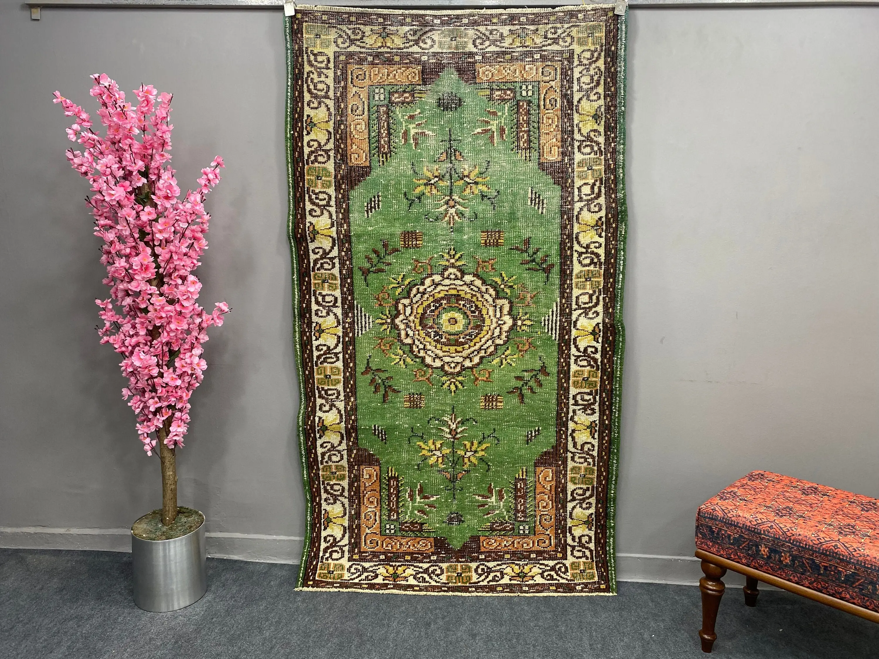 Türk Bölge Halısı 3,8x6,7 ft (116x205 cm), Yeşil Bordürlü Vintage Halı - 1
