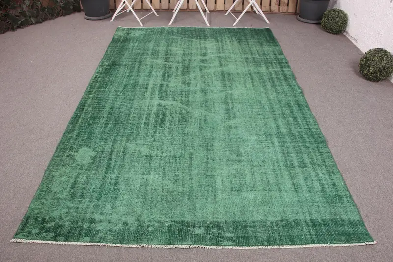 Handmade Green Check Rug, 5.4x8.5 ft Elegant Decor