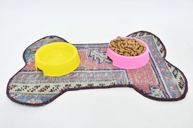 Bohemian Round Wool Placemat, Traditional Purple and Bronze Design