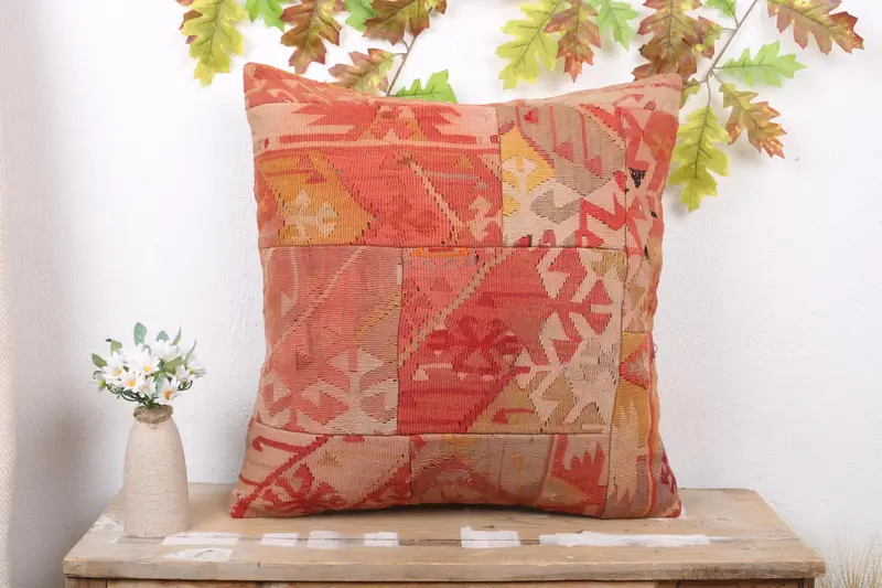 Kırmızı & Pembe Patchwork Kırlent, 22x22 Nakışlı Kırlent