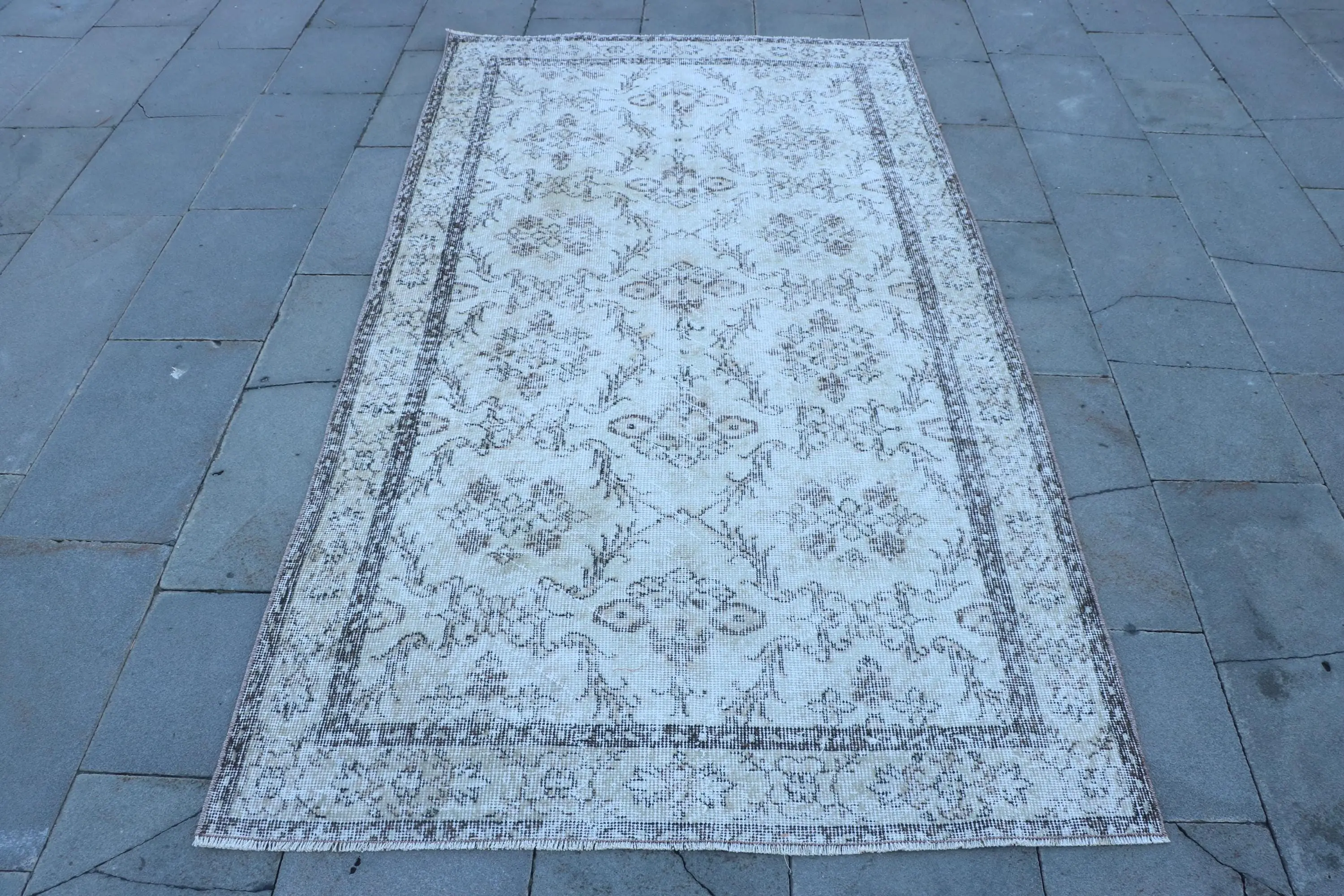 Vintage Rug, 3.9x7.1 ft Turkish Rug, White Bordered Wool Rug - 1