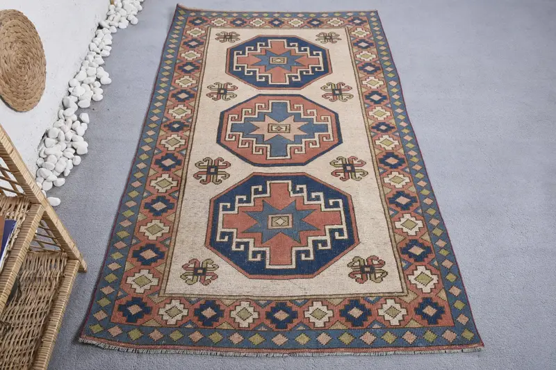 Elegant Beige & Blue Oriental Rug, 120x180 cm