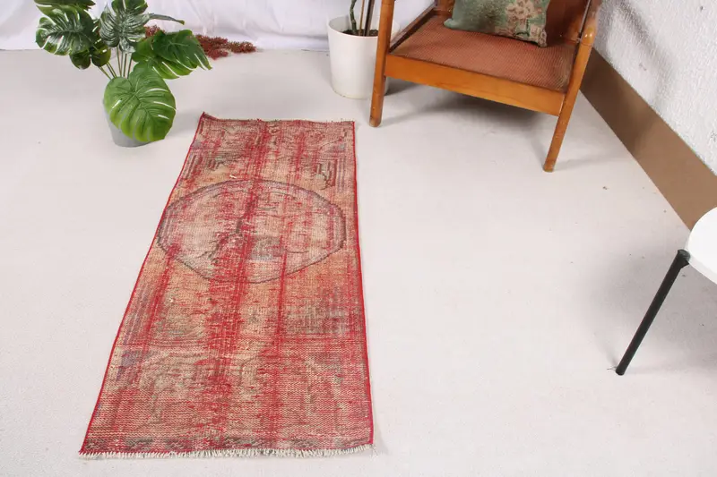 1.8x4.3 ft Vintage Oushak Halı, Kırmızı İkat Türk Yün Halısı - 1
