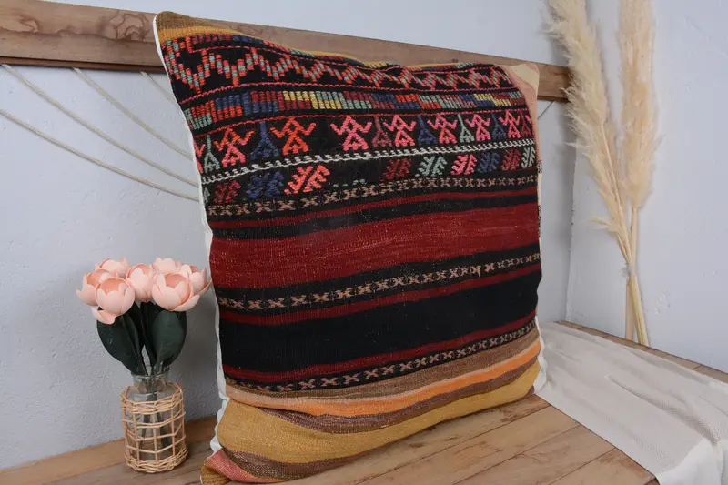 Rot-gelbes Patchwork-Wurfkissen, handgefertigtes besticktes Kissen