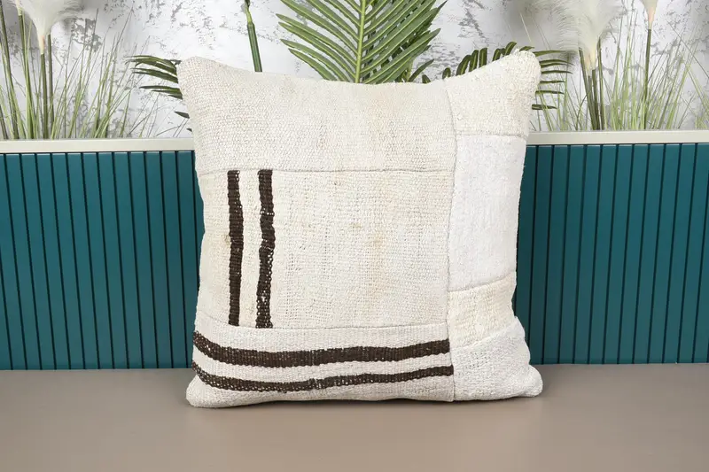 Beige & braunes Patchwork-Wurfkissen, besticktes Vintage-Kissen