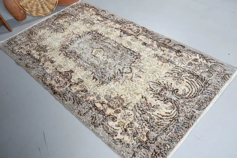 Vintage Türk Halısı 3,9x6,8 ft (118x207 cm), Oushak Gri Kahverengi Ombré Halı - 1