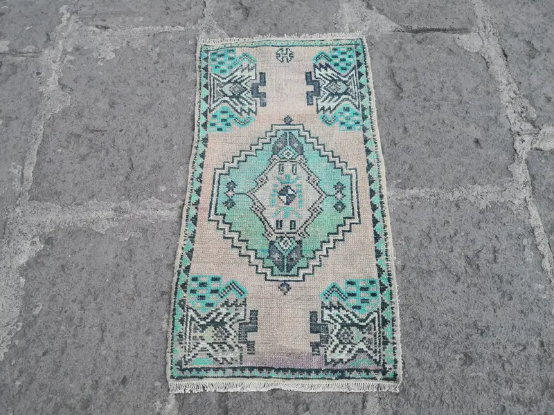 Alfombra rectangular hecha a mano en verde y beige, perfecta para Navidad y Año Nuevo