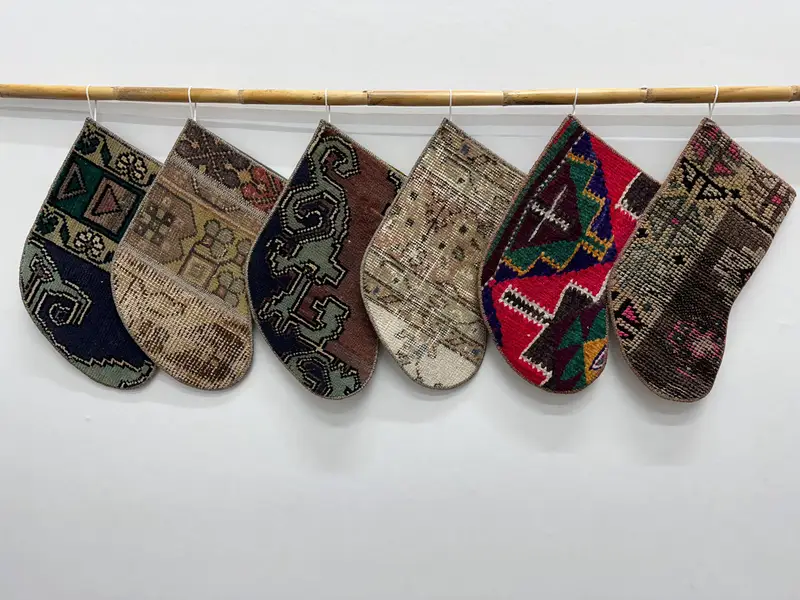 Şenlikli Noel Süsleri Deseni, 8 İnç Geniş Noel Çorabı