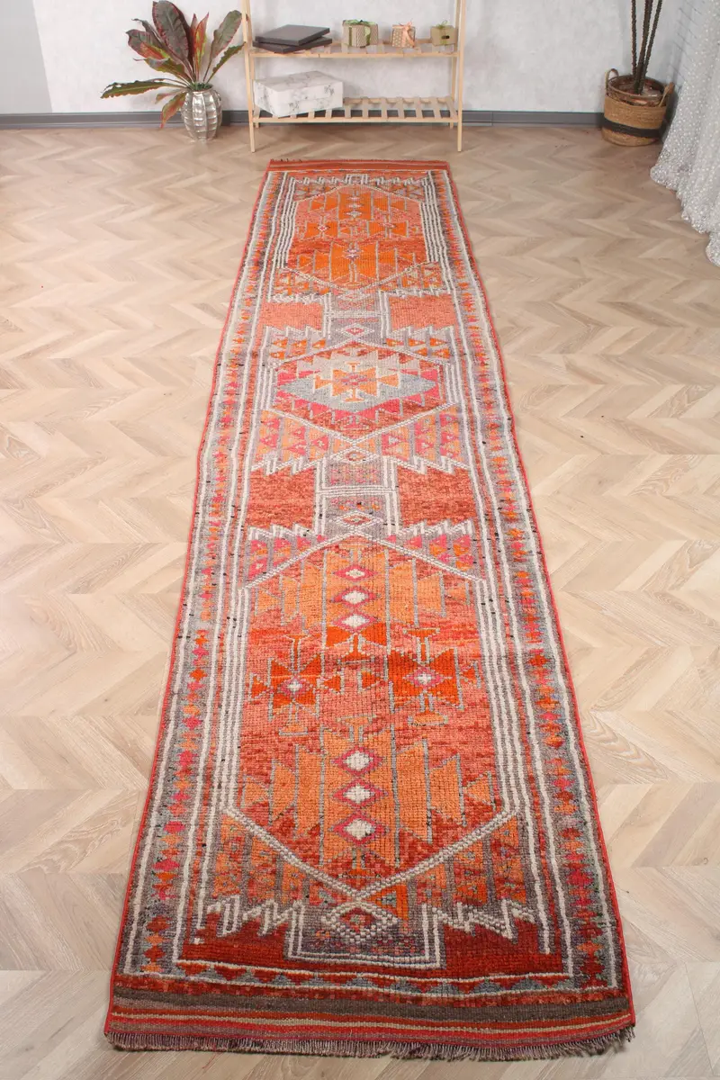 Vintage Türk Halısı, 2.9x13.3 ft Runner Halısı, Kırmızı Gri Güneybatı Yün Halısı - 1
