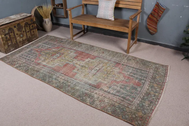 グリーン サウスウェスタン ラグ、4x8.5 フィート、ブロンズ アクセント付き