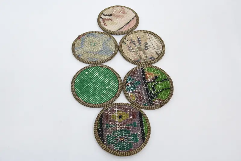 Grüne und beige ethnische Teppichuntersetzer, handgefertigtes Kelim-Untersetzer-Set