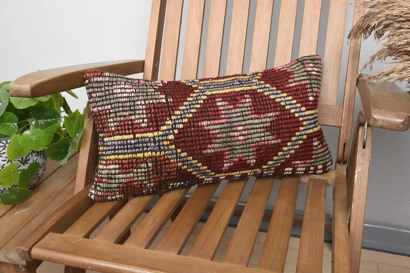 Rot & Gelb besticktes Wurfkissen, handgemachtes geometrisches Kissen