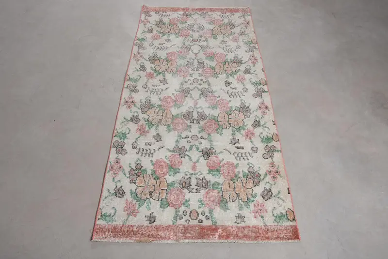 Alfombra turca de 3x6,3 pies, alfombra vintage decorativa, alfombra de lana a cuadros verde rosa - 1