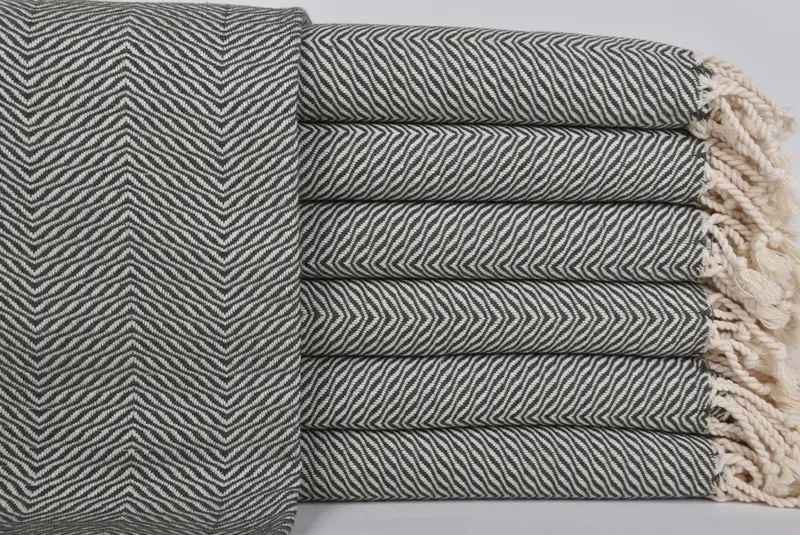 ビーチタオル モノグラム カーキグリーンシェブロン、オーガニックコットン、40x71インチ - 1