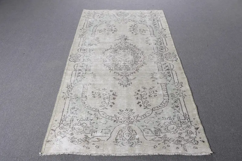Green Moroccan Rug, 3.8x6.9 ft Elegant Decor