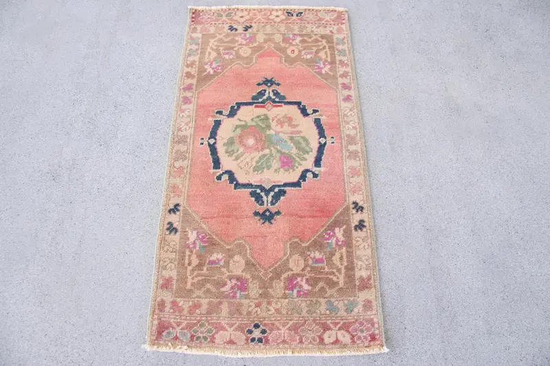 Alfombra Geométrica Roja 60x110cm con Motivos Florales