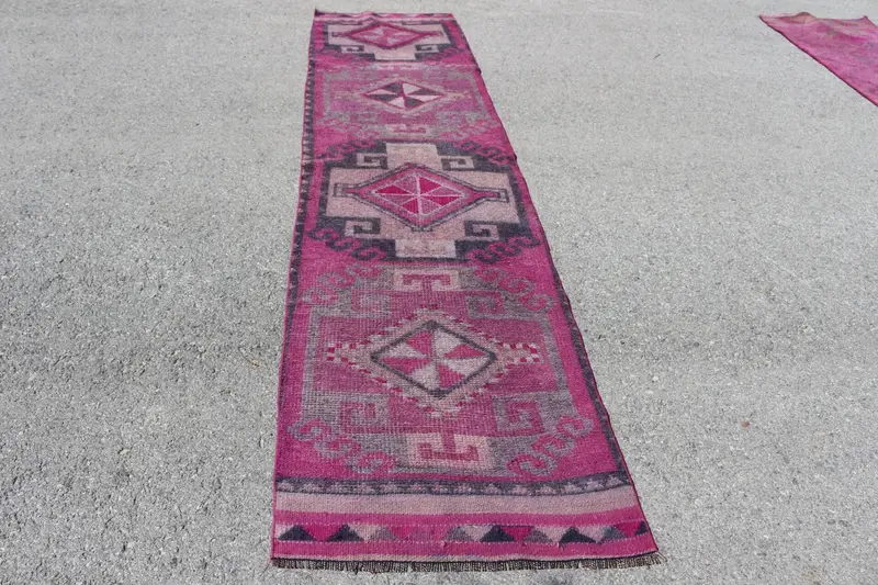 Vintage Türk Yolluk Halısı 2.7x10.9 ft, Pembe Gri Fas Halısı - 1