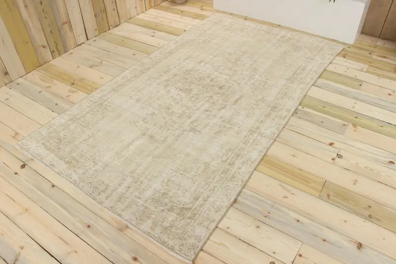 Alfombra turca de 4,6x8 pies (140x244 cm), alfombra vintage de lunares beige Oushak - 1