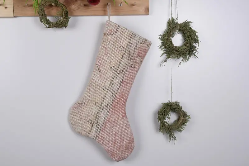 Şenlikli Noel Süsleri Deseni, 19 İnç Genişliğinde Noel Çorabı