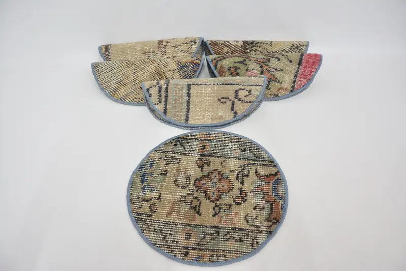 エレガントなベージュとブラウンのキリム プレースマット、ユニークな伝統的なテーブル装飾