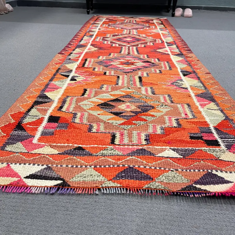 Vintage türkischer Läuferteppich 3,1 x 9,3 Fuß, orangefarbener Kelim-Wollteppich - 1