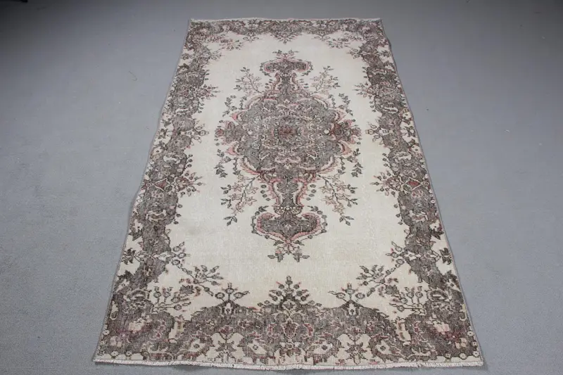 Elegante Alfombra Floral Beige, 1,1x1,8m Chic Home Decor