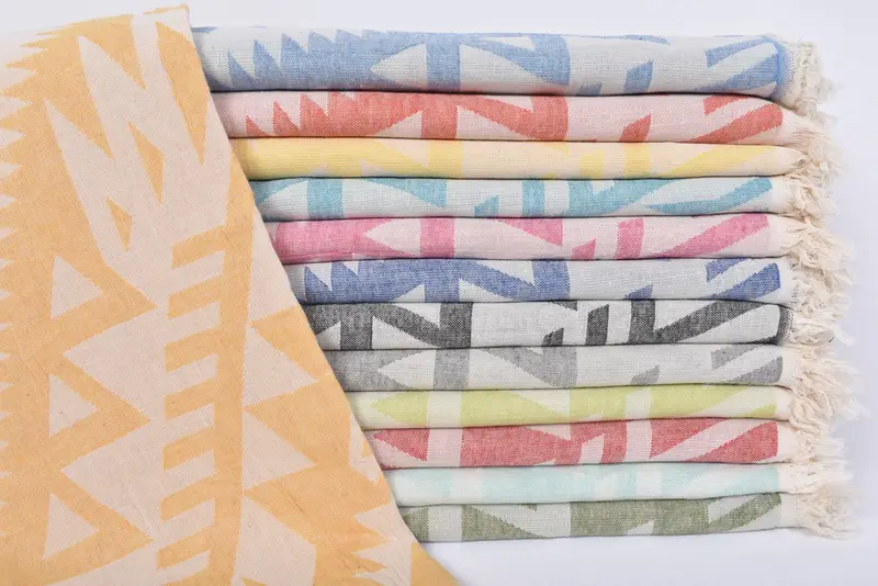 Personalized Bridesmaid Gift Bath Towel, Pistachio Green Geometric, 75x40 Inches