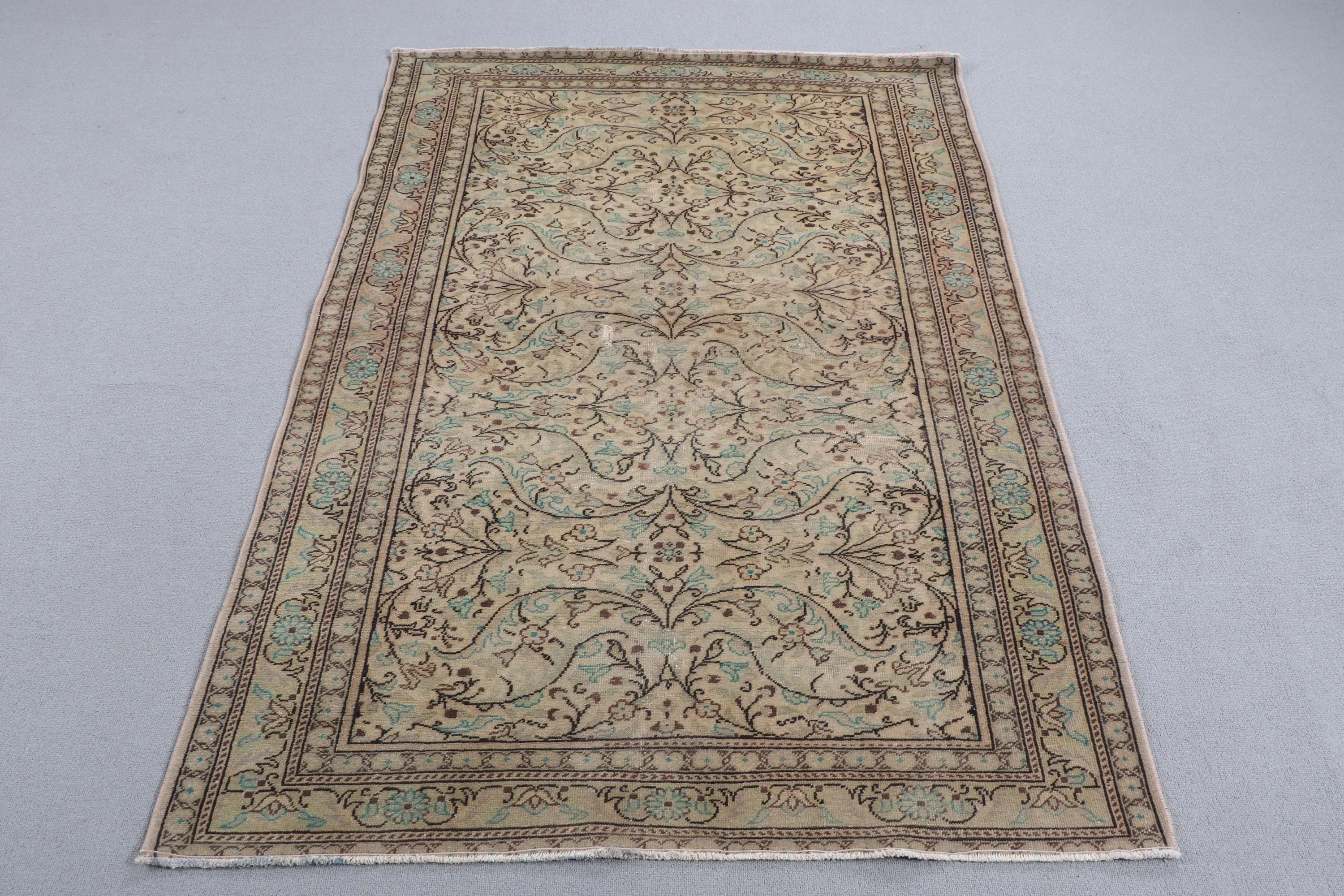 3.8x5.3 ft Vintage Accent Halı, Türk Kahverengi Çiçekli Halı - 1
