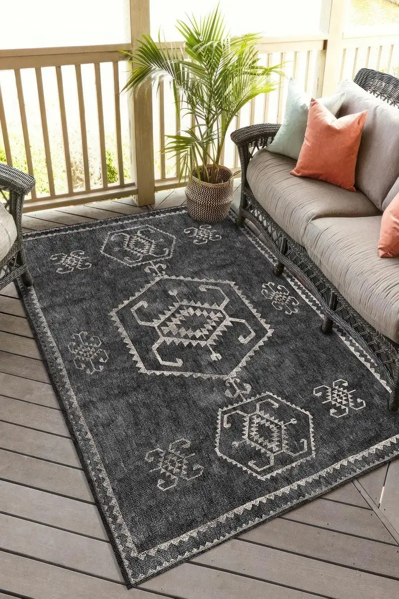 エレガントなプリントラグ：モダンなデザイン、柔らかい生地、ユニークなパターン。