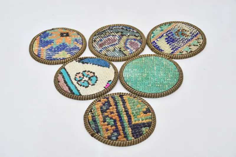 Posavasos verdes y bronce, posavasos de diseño tribal único