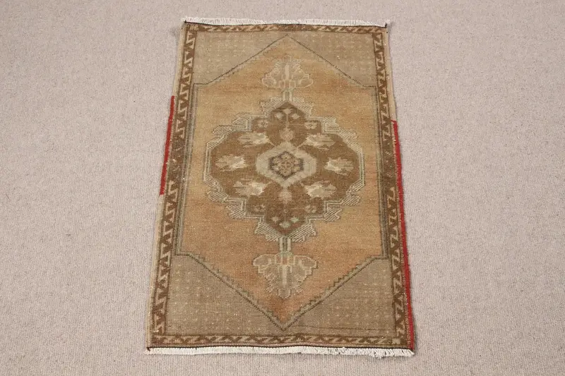 1.7x2.6フィート ラグ、オレンジ&ブラウン アニマルプリント