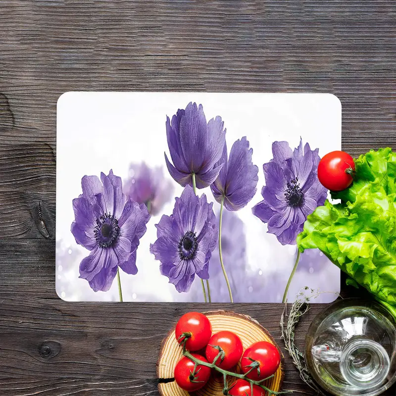 抽象的な花ガラスのまな板、モダンなキッチンの必需品