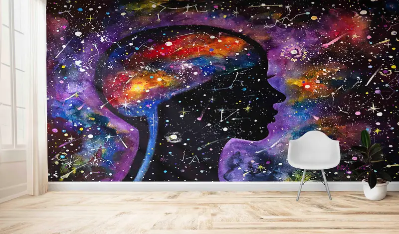 Zeitgenössische bedruckte Tapete: Abstrakte Frau im kosmischen Universum