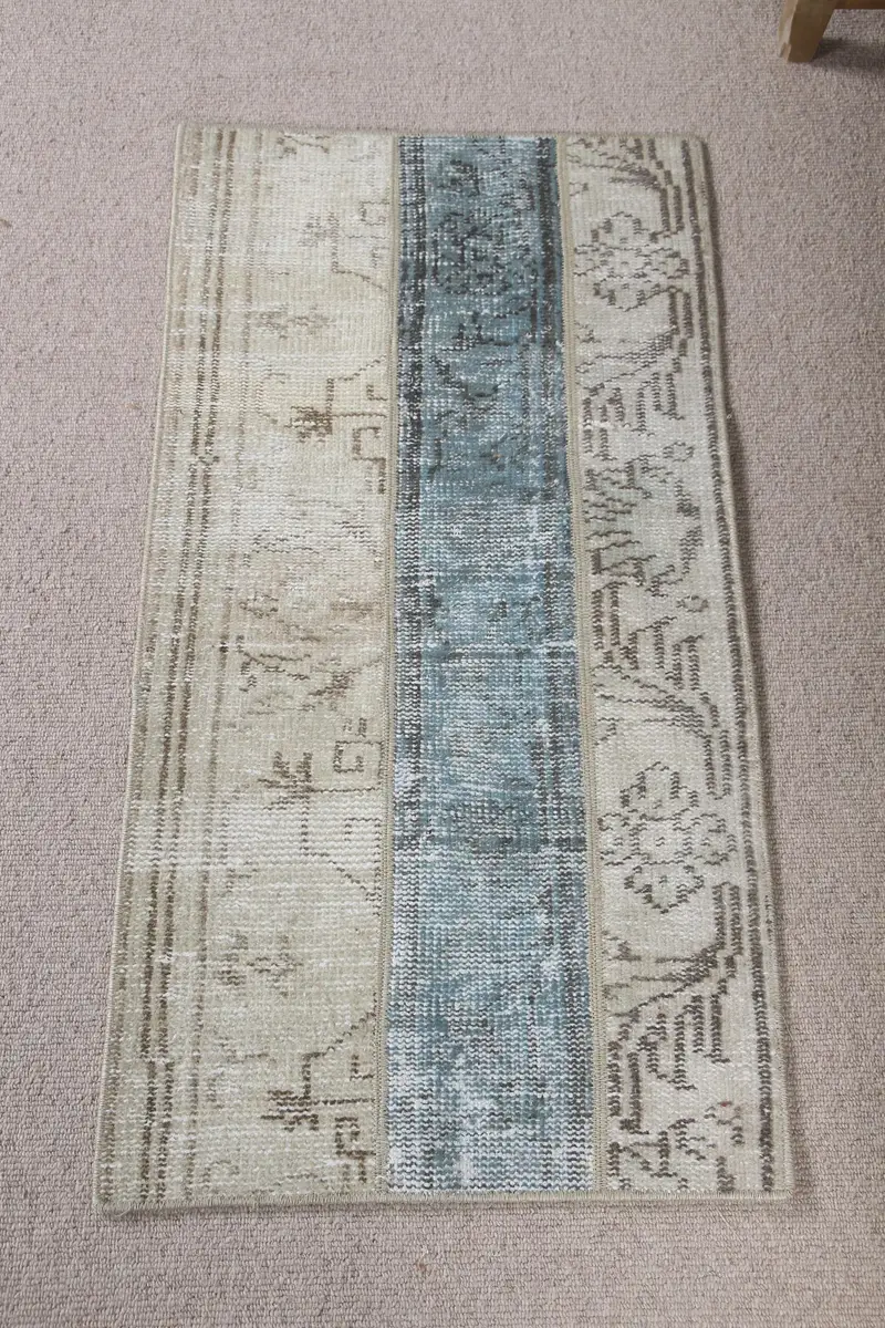 Eleganter beige-blauer Karoteppich, 1,6 x 3,2 Fuß