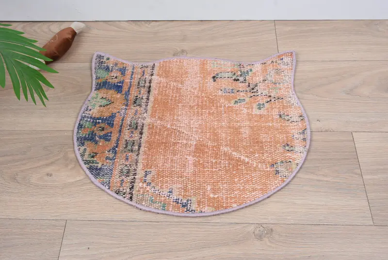 ボヘミアン ラウンド ウール プレースマット、赤と青銅の伝統的なデザイン