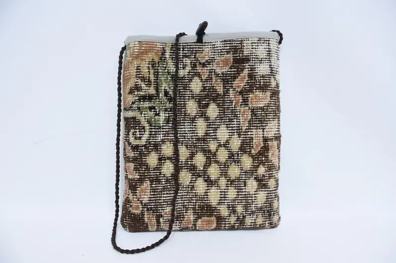 ヴィンテージモチーフのゴシックウールショルダーバッグ、キリムバッグ
