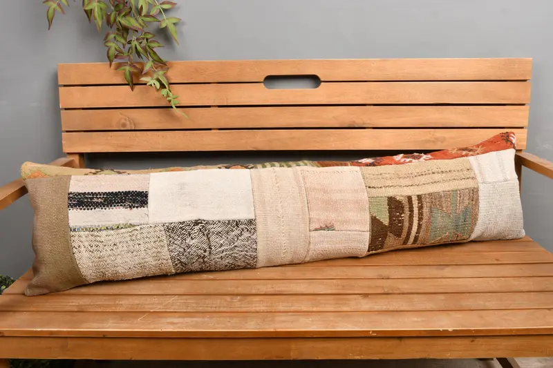 Beige & braunes Patchwork-Wurfkissen, besticktes rechteckiges Kissen