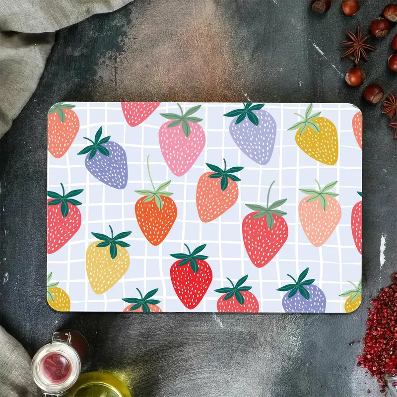 Çilek Desenli Cam Kesme Tahtası, Modern Mutfakların Vazgeçilmezi