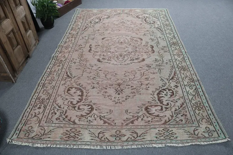 5.7x8.9 ft Türk Vintage Halısı, Büyük Halı, Oushak Kahverengi Yün Halı - 1