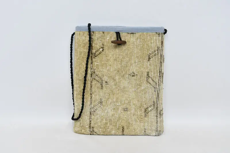 調節可能なストラップキリムバッグ、ヴィンテージモチーフのボヘミアンウールクロスボディバッグ