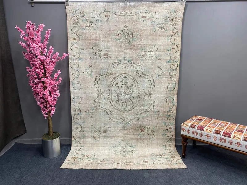 Elegant Beige Rug, 5x8 ft Abstract Design