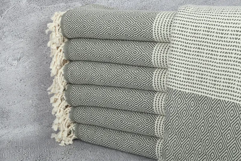 Best Friend Wedding Gift, Bridal Shower Gifts, 70x40 Cotton Chevron Towel, Personalized Bridesmaid Gift, Personalized Towel, Custom Beach Towel - 1