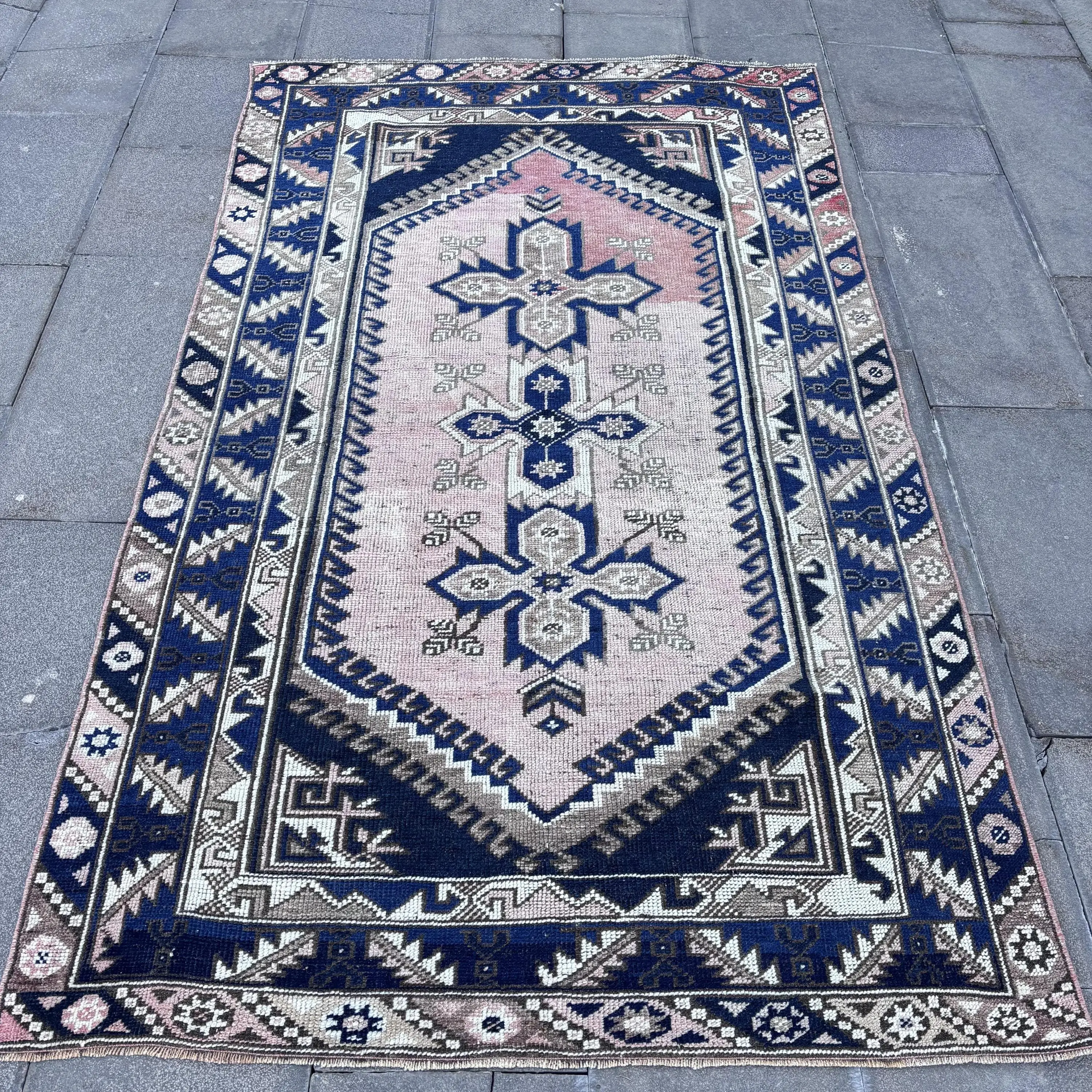Vintage Turkish Rug 4x6.9 ft (122x210 cm), Blue Check Rug - 1