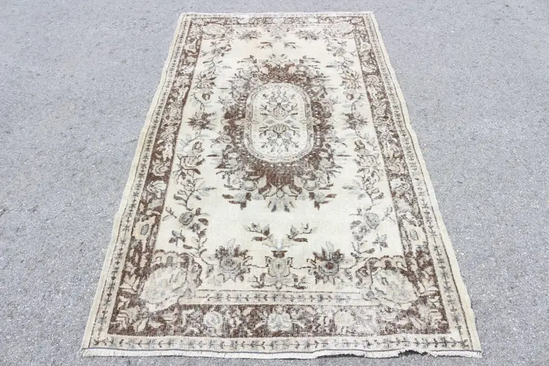 Vintage 4x7 ft Rug, Oushak Turkish Rug, Brown Floral Rug Wool - 1