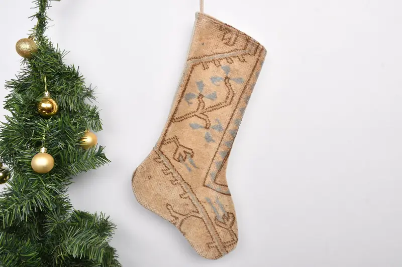 Şenlikli Noel Süsleri Deseni, 7 İnç Genişliğinde Noel Çorabı