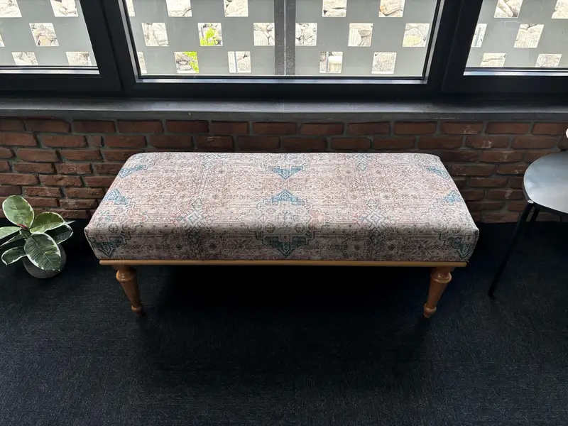 モジュラーブルー&グレーオットマン、キリム風ウールブレンドオットマン