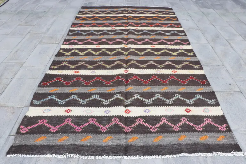 Brown & Beige Rug, 5.7x10.8 ft Bordered Design