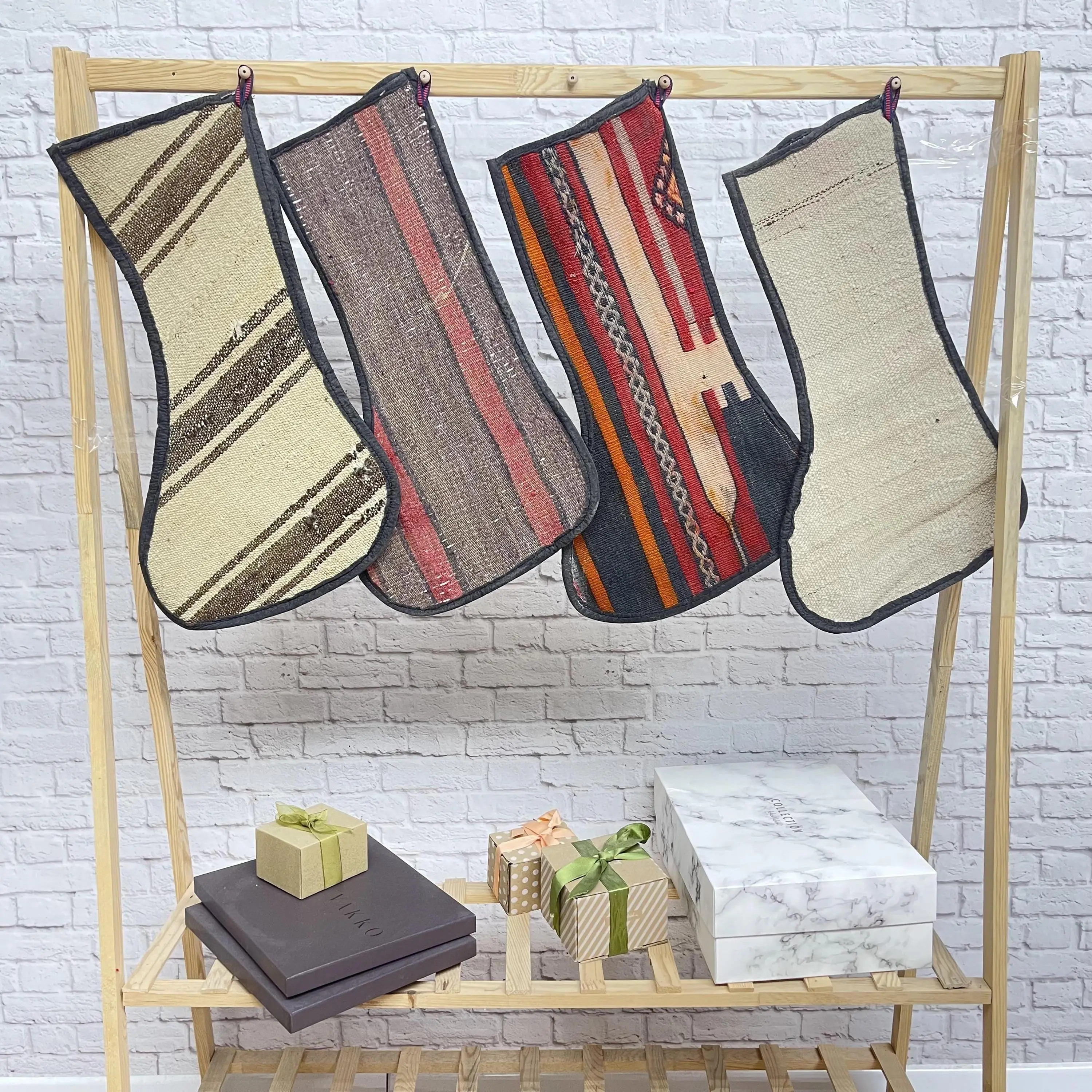 Weihnachtsstrumpf in Beige und Braun, 20,3 cm breit, Weihnachtsdekoration aus Baumwolle - 1