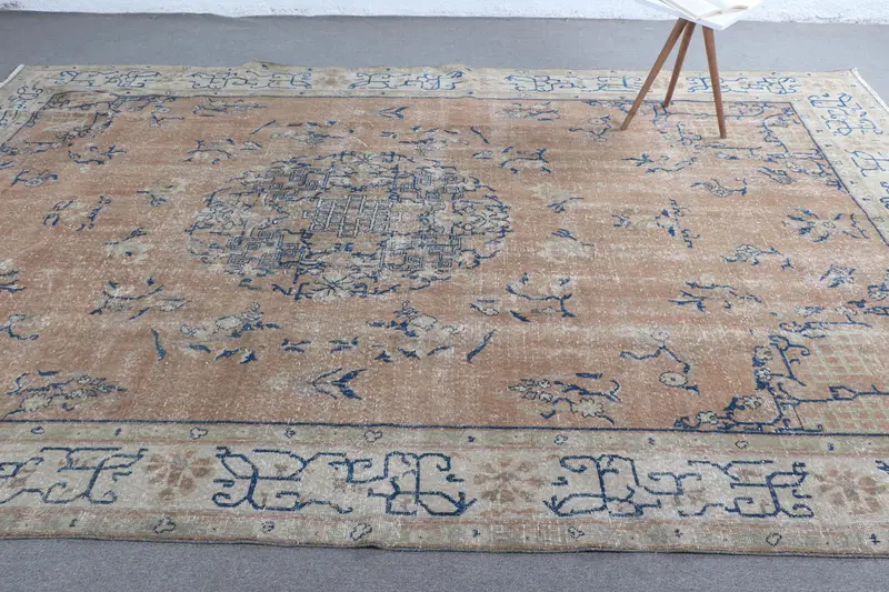 ハンドメイドブラウン&ブルーアニマルプリントラグ、0.7x12.3フィート